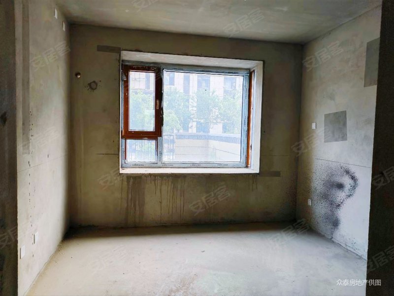 净月睿德上品一楼带双层地下车位停五台车随时看南北通透