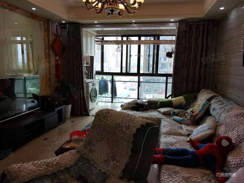 云海路 满二 车位充足 楼龄新 带电梯 双卫生间 南向采光好,尚水花园