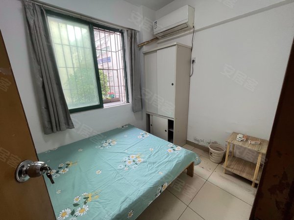 深圳南山南油黄金豪庭(南山)南油服装城3房,可住家,可做宿舍,空出