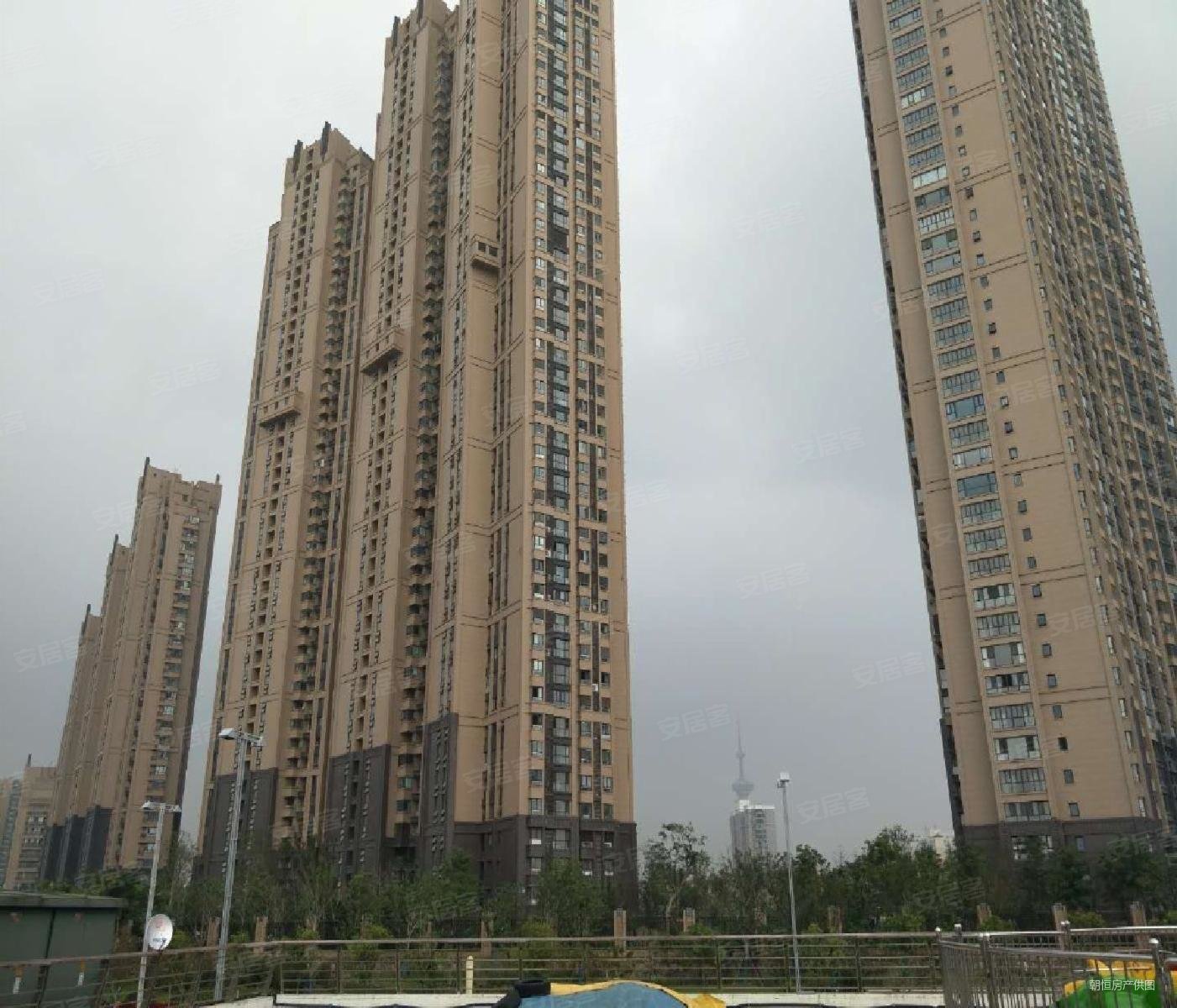 金陵湾二期大三居满五年用业主诚售