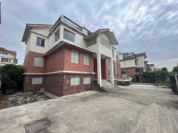 苏州常熟莫城金天地别墅莫城莫干路金天地花园三层500平独栋别墅毛坯