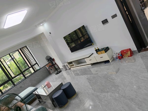 泉州永春永春城区鼎盛城上城鼎盛城上城 4室2厅2卫出租房源真实图片