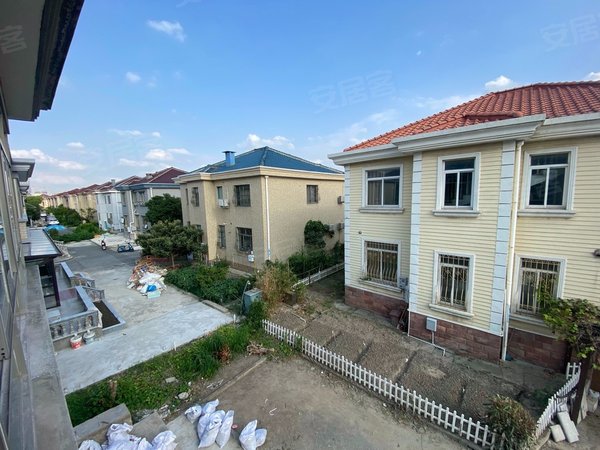 上海青浦赵巷金葫芦新村十二区赵巷金葫芦12区二楼朝南一房一厅带阳台