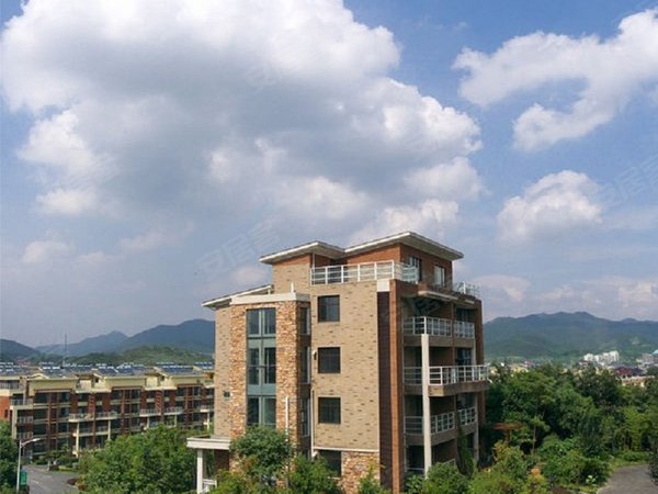 杭州富阳银湖三江鸣翠蓝湾(别墅)三江鸣翠蓝湾(别墅) 首租4室 自住