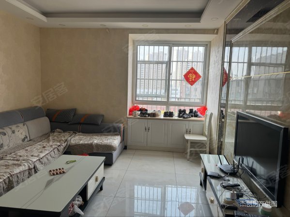 出售临湖雅苑两室两厅精装采光无遮挡价格美丽