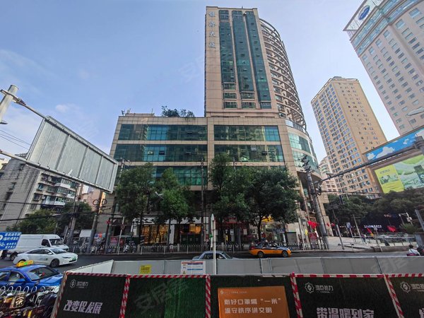 贵阳云岩北京路银海大厦喷水池中华北路陕西路路口电梯房3室2厅全套