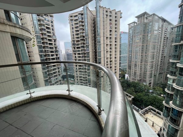 【多图】嘉裕君玥公馆,珠江新城西租房,大3房,带主套,2个阳台,家私