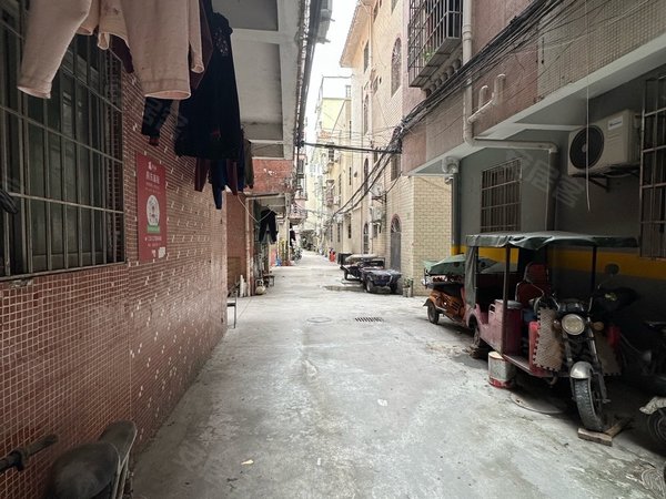 广州天河东圃东圃二马路小区东圃荔园新村一房一厅不走巷路边房 地铁