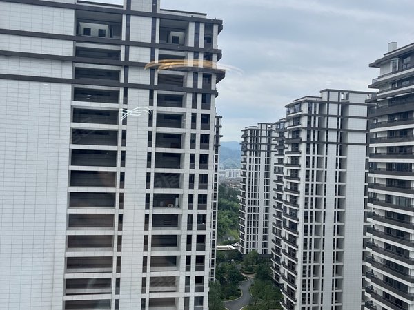 杭州临安临安城区南樾府7月上新,南樾府两室一卫带阳台,免费停车,多套