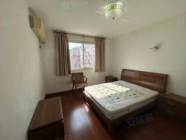 上海静安西藏北路广盛公寓出门就是地铁8号线,两房两厅,电梯房,民用