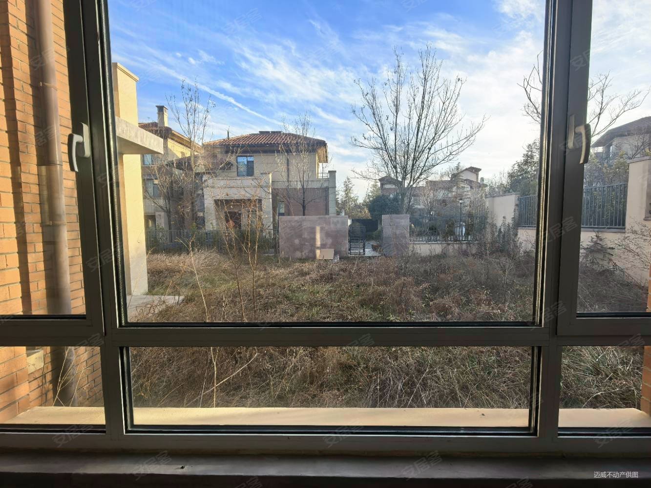 海信温泉王朝(海信千亩园)4室2厅3卫215㎡南北288万