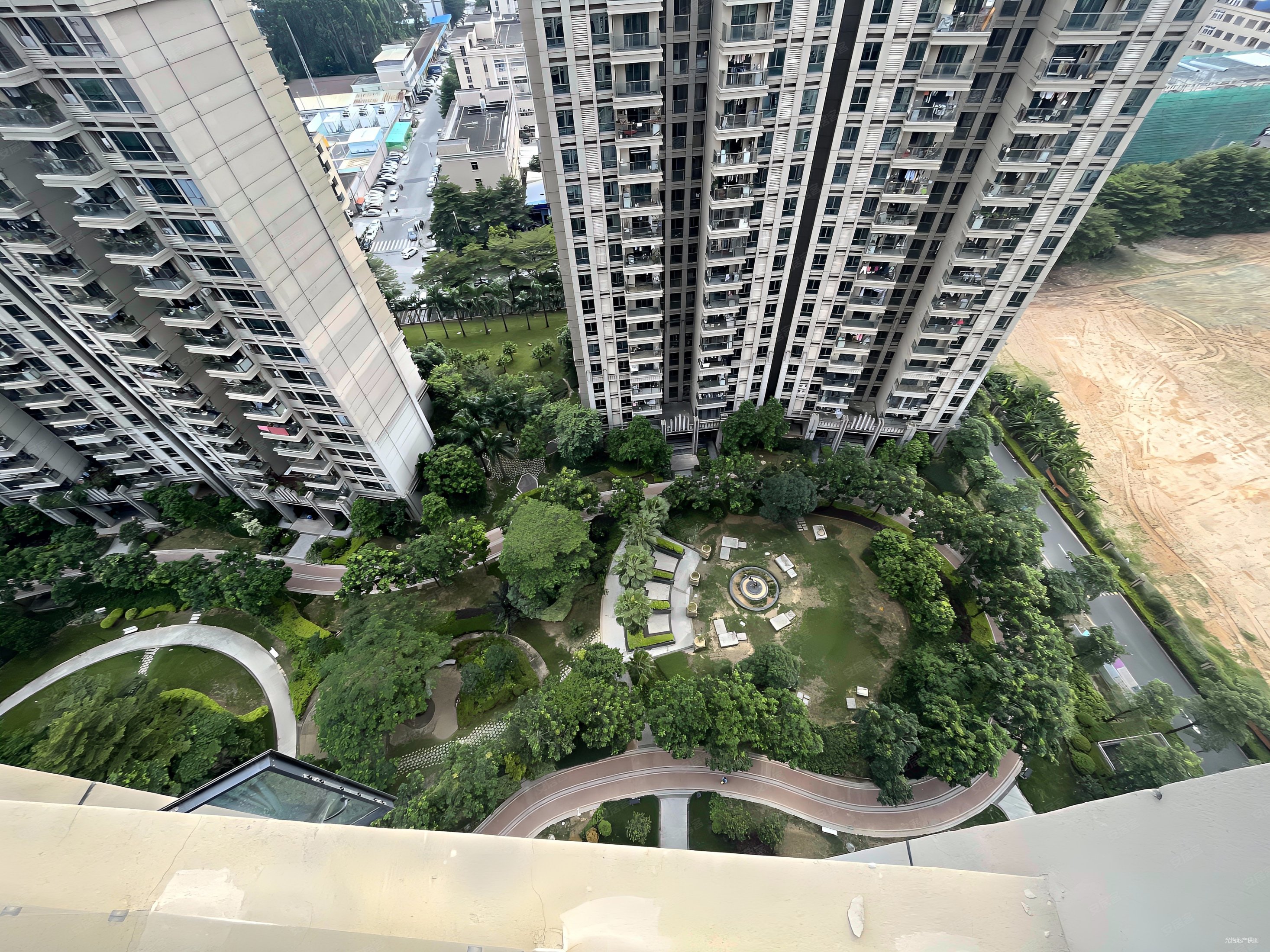 松湖朗悦3室2厅1卫91.68㎡南北200万