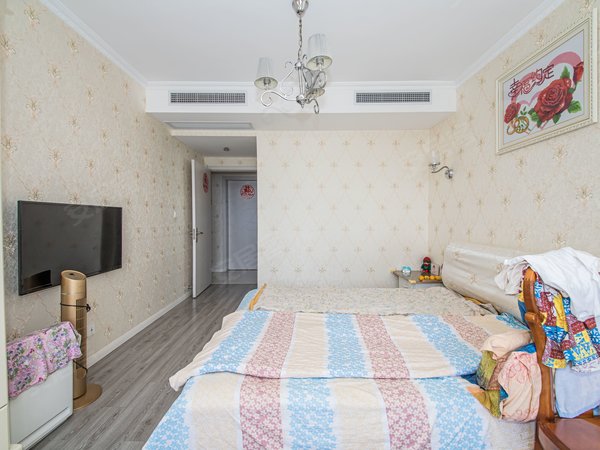 上海杨浦新江湾城戎辉苑戎辉苑  地铁10号线新江湾城站和复旦校区旁边