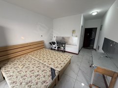 烟台莱山迎春大街商贸城迎春大街旁,精装一室,短租月付出租房源真实图片