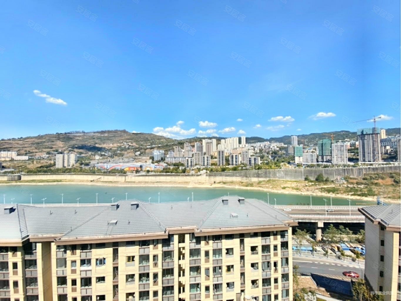 琨洲观澜3室2厅2卫86.99㎡南北72万