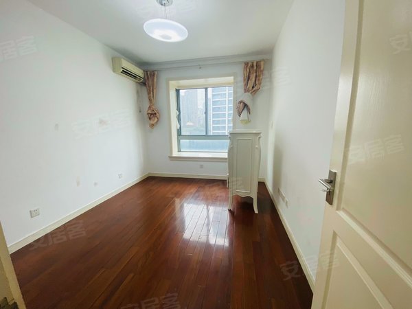 【多图】古北恒盛苑,金虹桥租房,居家装修 保养良好 家具齐全 拎包