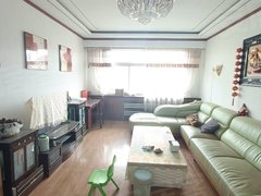 庆阳西峰西峰城区南区，建材市场附近两居室，带家具，拎包入住。停车方便，出租房源真实图片