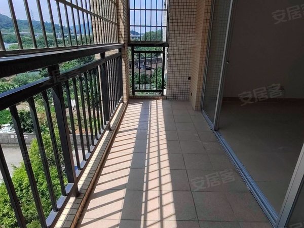 广州黄埔科学城天鹿花园南区天鹿花园南区 空房 大户型靓3房 近地铁口