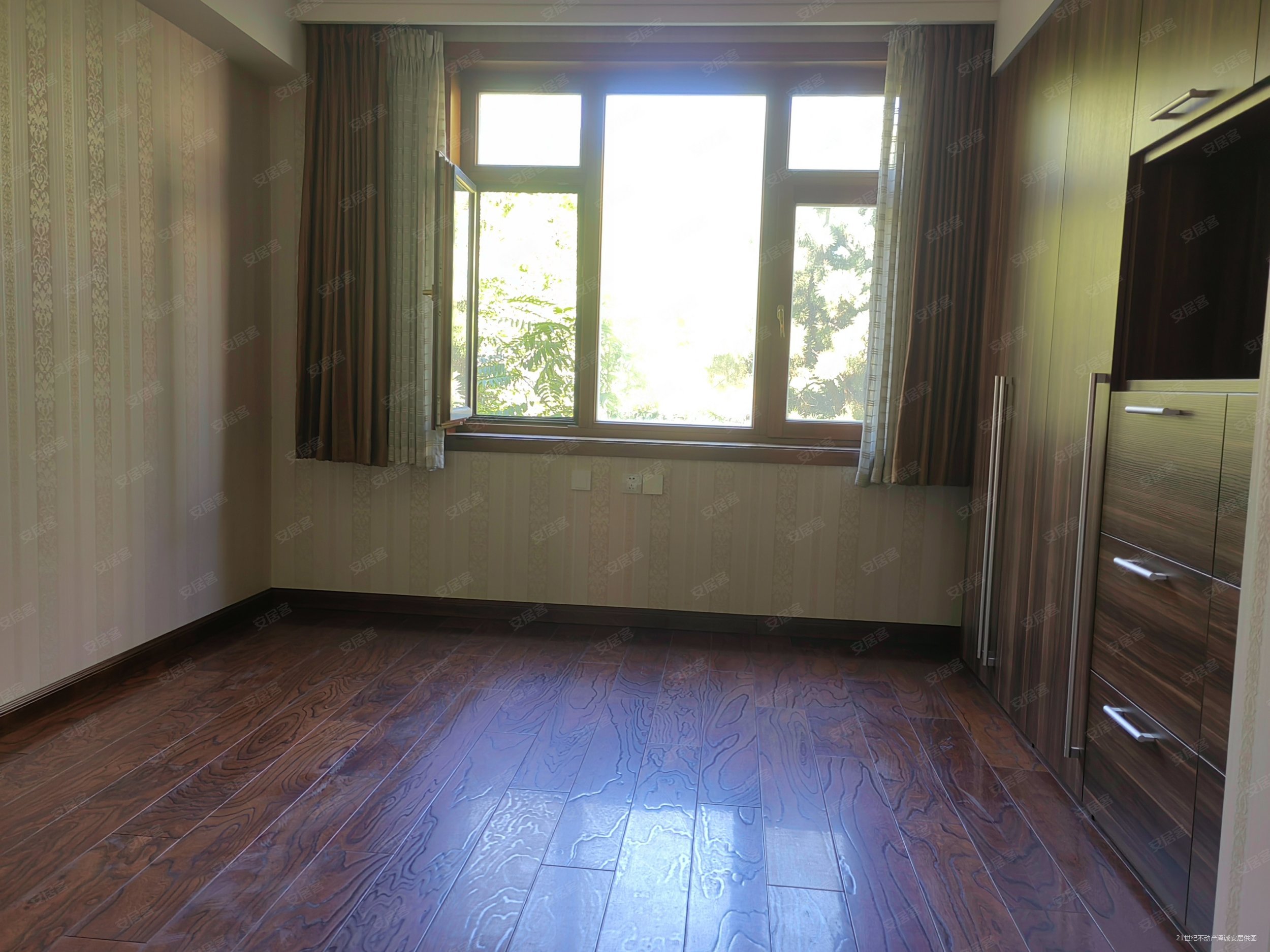 一栋洋房4室2厅2卫206㎡南北1100万