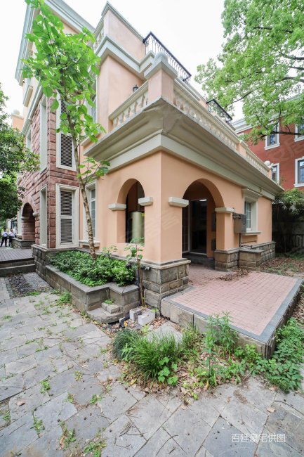 汤臣高尔夫(别墅) 医疗配套成熟 低容积 中间楼层采光好