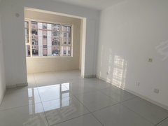 安丘安丘城区世纪泰华城江山一品东区，已装修，可配齐家具家电，拎包入住。出租房源真实图片