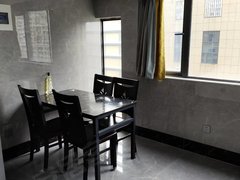 平海商厦公寓精装修1600一个月可月付