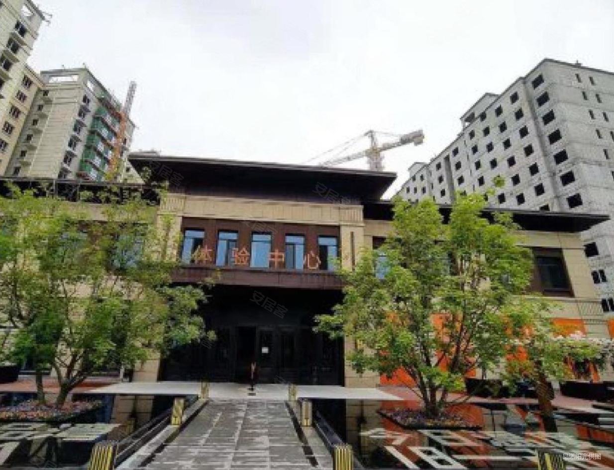 西山上品湾moma1室1厅1卫61㎡南北160万