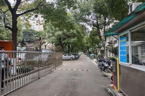 南华苑(82弄),华灵路82弄 - 上海南华苑(82弄)