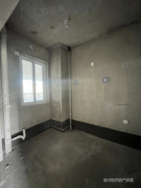 卧龙湾3室2厅1卫111㎡南北40万