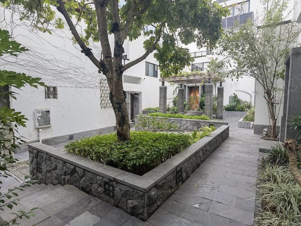 深圳龙岗坂田第五园三期(别墅)万科第五园合院别墅实拍 上下4层带地下