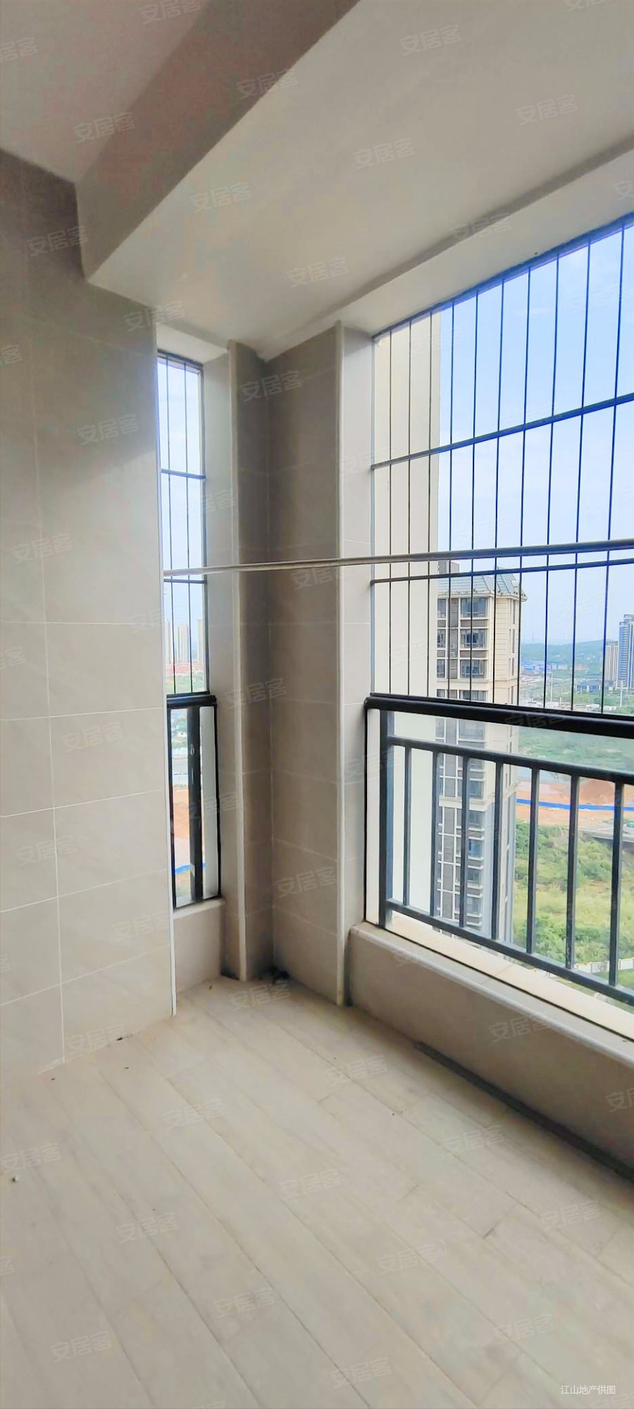 全新装修,没有住过,价格好谈,天誉花园5区二手房,95万,3室2厅,2卫,89.