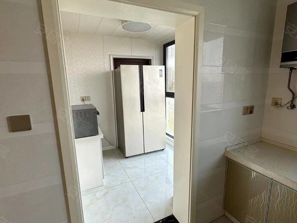 盐城阜宁阜宁城南新区汇贤华府汇贤华府,8楼,精装3室,家电齐全,拎包即