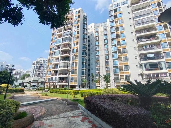 南宁青秀凤岭北永凯春晖花园西c区永凯春晖花园两房双阳台 近地铁口