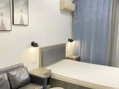 南昌西湖洪城大市场近老洪城4号线地铁旁 非中介本人房东精装公寓押一付一拎包入住出租房源真实图片
