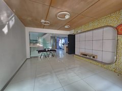 深圳龙岗横岗新出别墅  3层 带前后花园 既住 地铁口出租房源真实图片