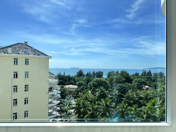 三亚天涯凤凰路北段凭海临风度假公寓三亚湾椰梦长廊 3房两卫海景50米