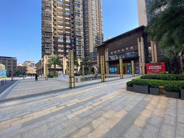 南宁良庆大沙田荣和半山华府1300元 荣和半山华府 2室2厅1卫  朝南小