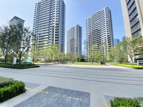 杭州西湖西湖三墩招商融信天澜融信天澜里 阿里云谷西湖科技园旁 近池