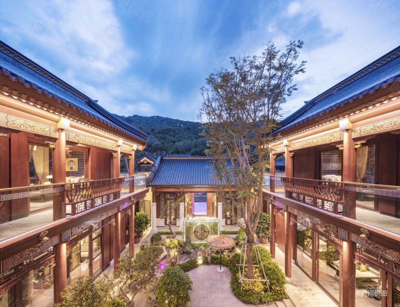 华皓亚龙府别墅