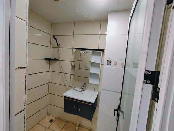 徐州云龙万达广场云龙华府(商住楼)云龙华府公寓，押一付一，可短租，云龙万达广场，宝龙广场精装修出租房源真实图片