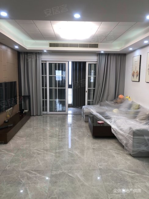 龙华苑128平米  精装修 带车位 储物间 132万