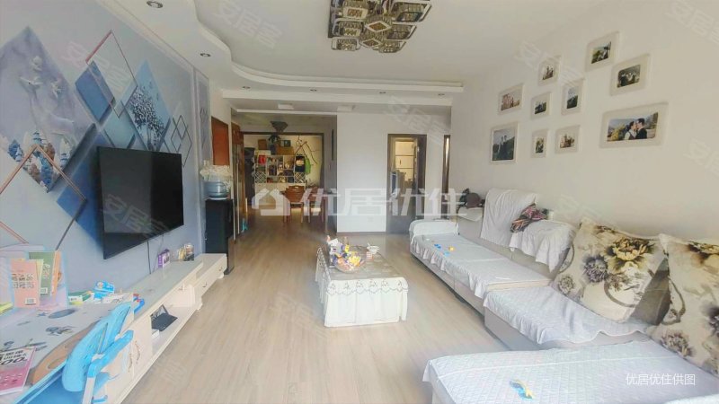 朝向东西 116平 中晟溪城 精装 3室 楼层好 视野无遮挡