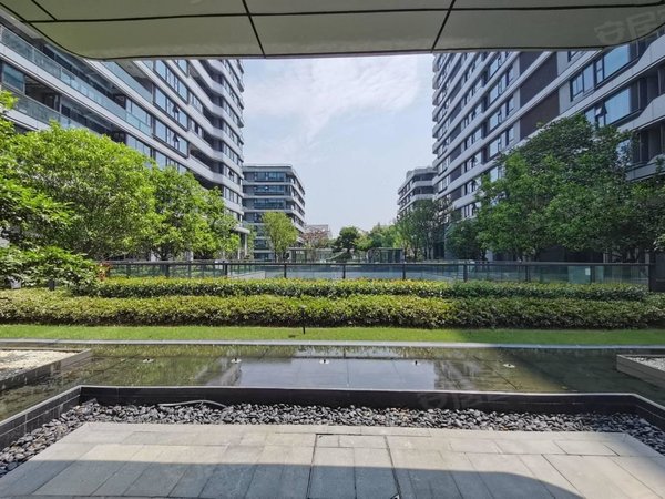 上海闵行金虹桥东苑古北尚公馆高区景观大平层   实地拍摄图片,中央