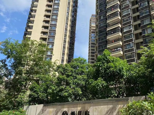 澜月府 精装4房  配套齐全 小区新 有游泳池出租房源真实图片