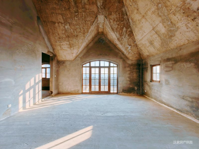 楼下沙滩 中央公园 区政府旁 鲁信半岛美庐 高端别墅楼盘