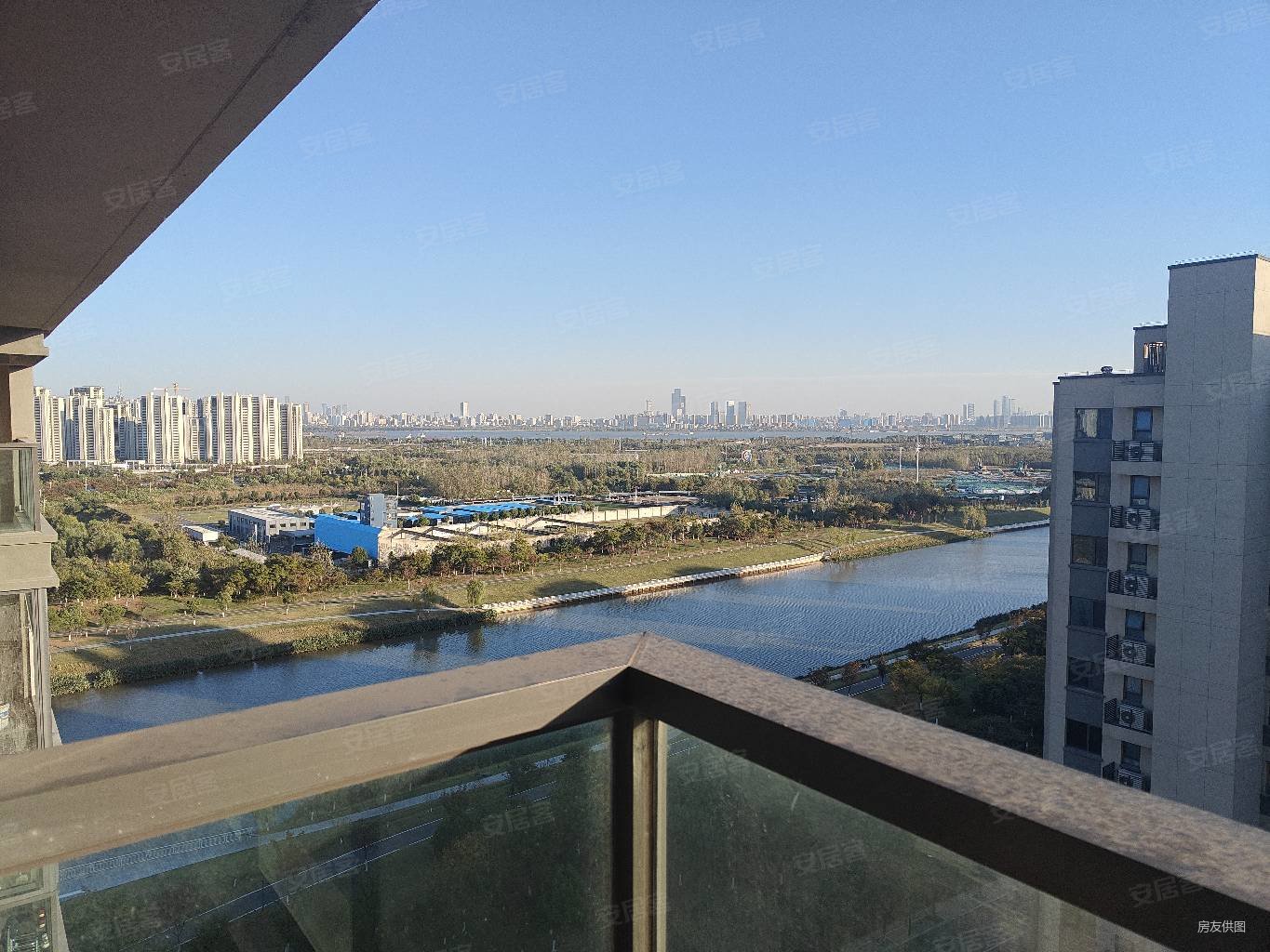 三大件精装交付,江与城二手房,310万,3室2厅,2卫,97平米-南京安居客