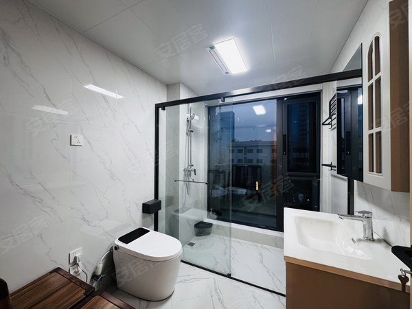 金华婺城湖海塘映湖华府金华罕见大平层6房超大客厅落地窗超大衣帽间全屋智能家居房源多出租房源真实图片