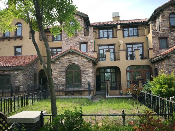 蓝谷橄榄树联体别墅 位置佳 间距大 温泉入户 采光视野好