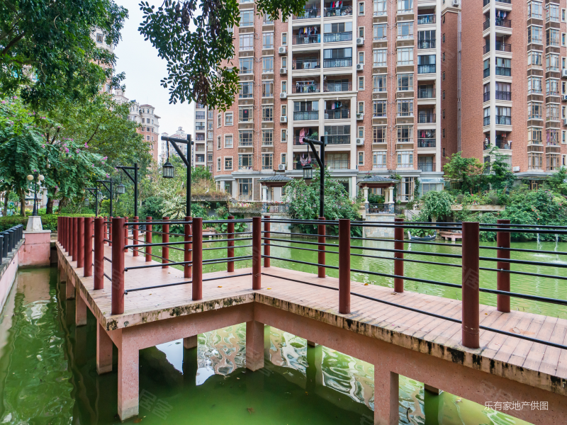 近珠海中颐海伦堡精装三房仅售130万