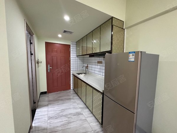 近公交车站,旧城胜利雅苑,万达商圈1房,阳台望景,清城租房-清远58安居